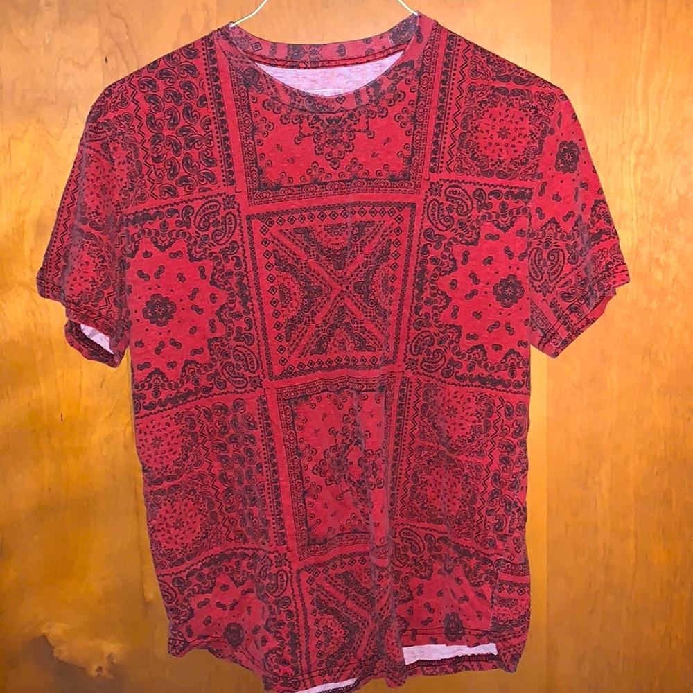 Rue21 Men’s Red Bandana Print Short-sleeve Tee